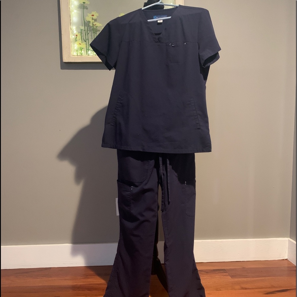 Scrub set
